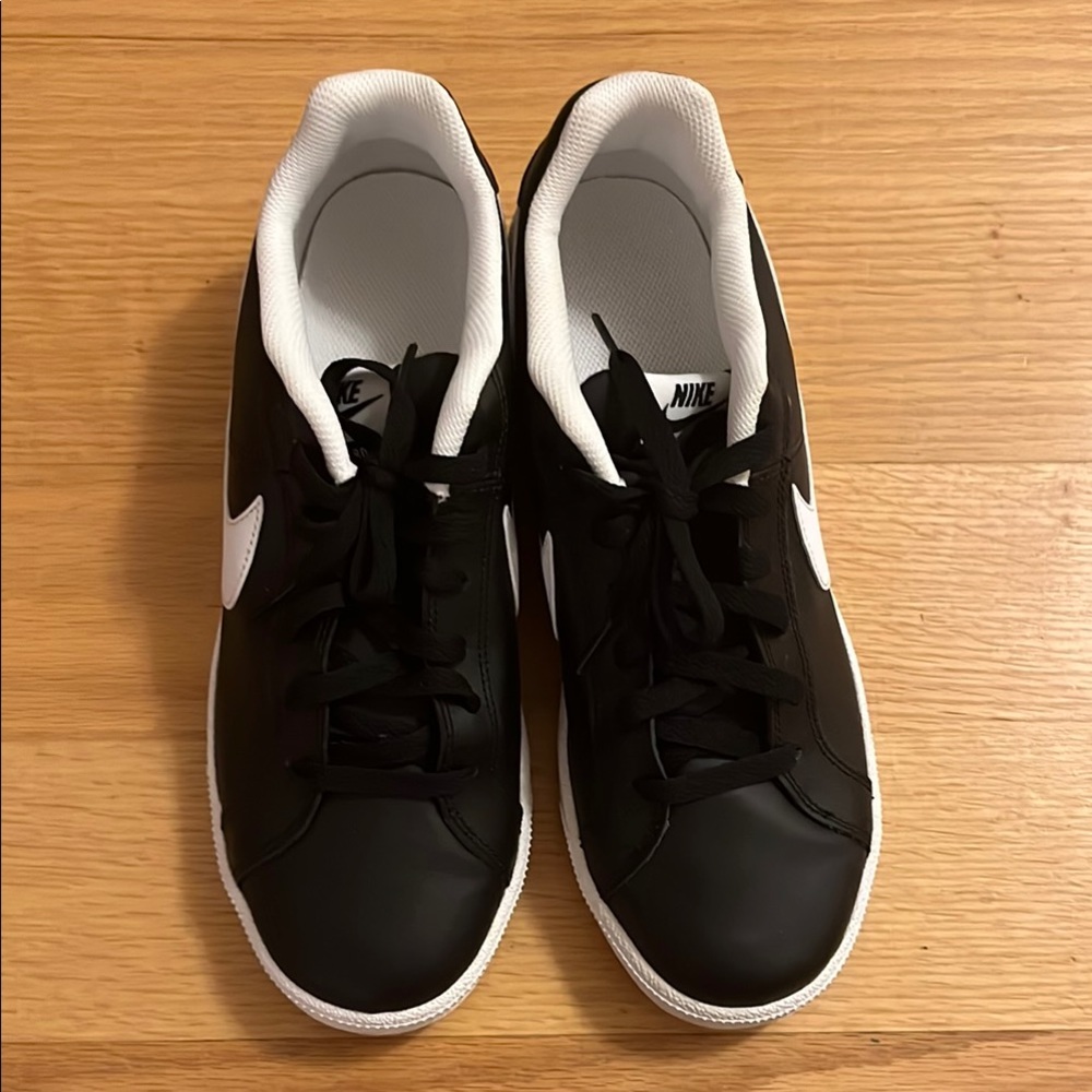 Nike Low-Top Black and White Basketball Sneakers